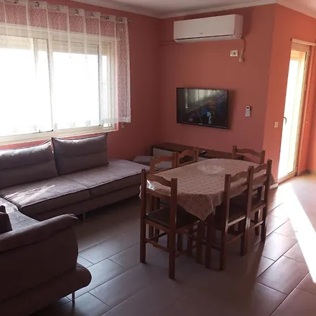 Maksimilian Apartment Durres