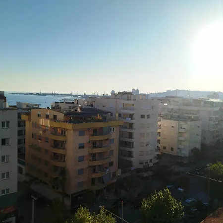 아파트 Maksimilian Durrës