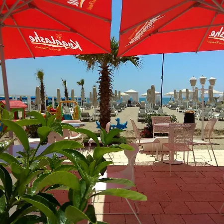 Maksimilian Apartment *