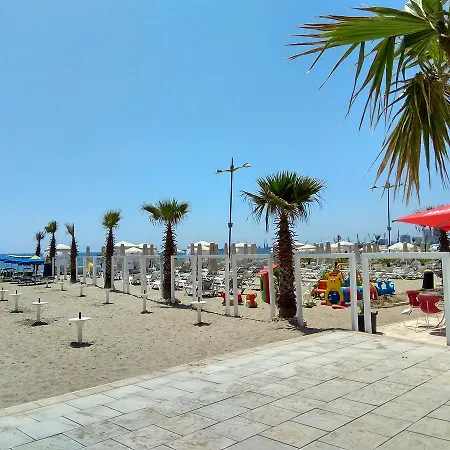 Maksimilian * Durres