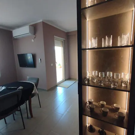 Maksimilian Apartamento *